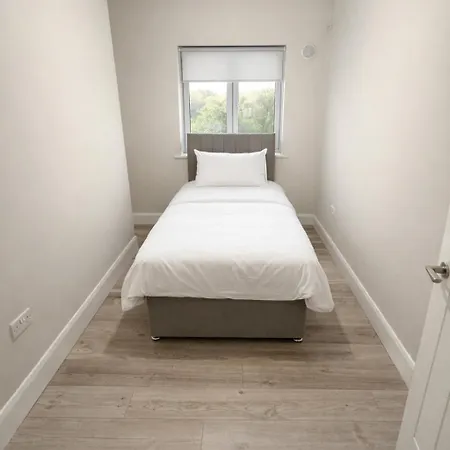 بيت للعطل 5 Bedroom Town *