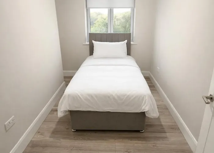 بيت للعطل 5 Bedroom Town *
